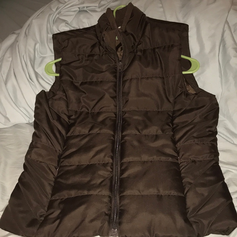 Brown ski vest size medium